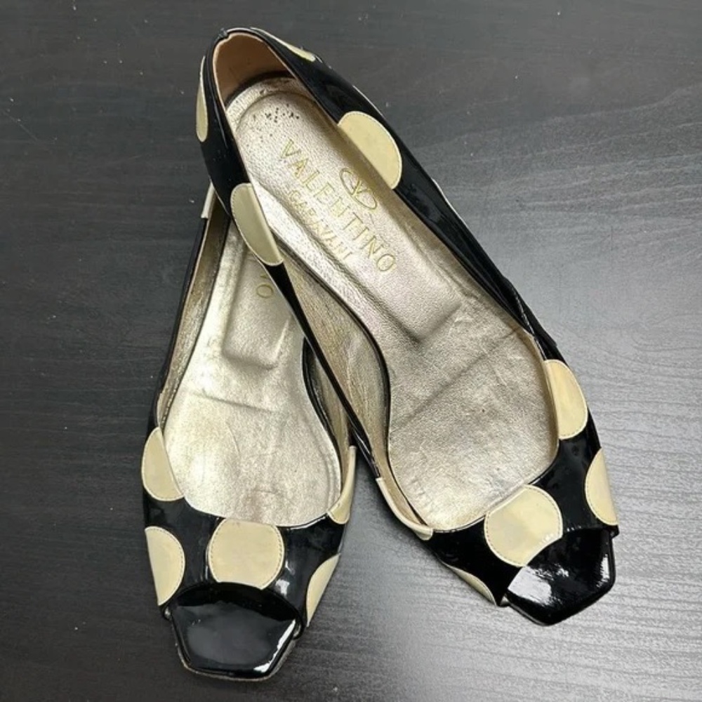 Valentino Garavani VTG Patent Leather Polka Dot Flats IT 37 US 7